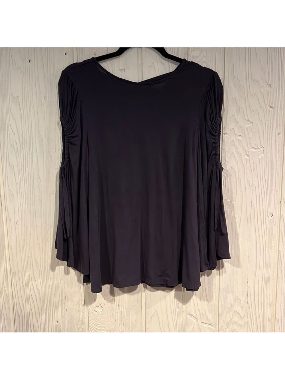 Cupio Top with Bell Sleeves Size Medium